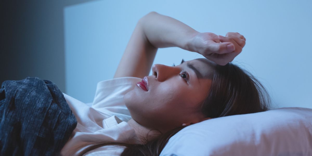 5 Quick & Easy Ways To Calm Your Racing Thoughts At Night